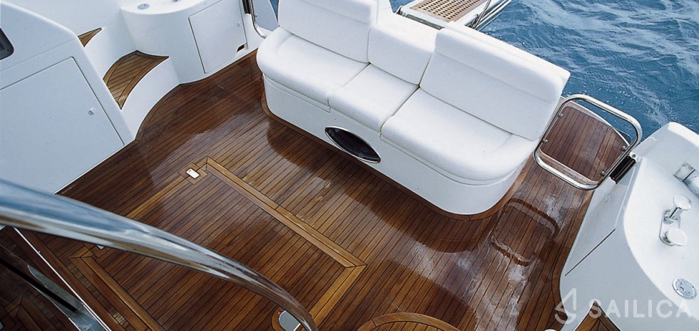 Azimut 46 - Yacht Charter Sailica