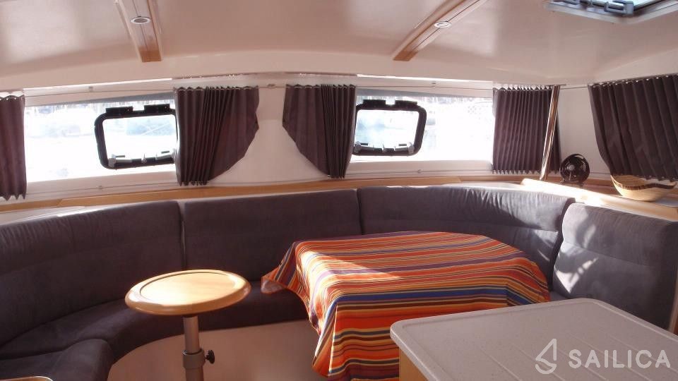 Nautitech 44 - Yacht Charter Sailica