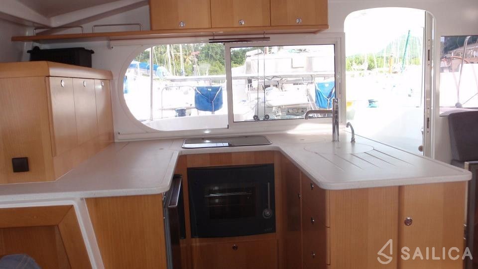 Nautitech 44 - Yacht Charter Sailica