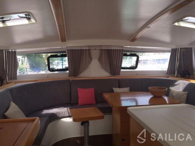 Nautitech 44 - Yacht Charter Sailica