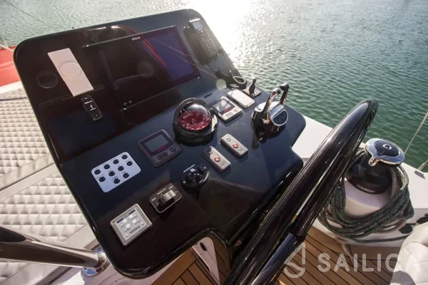 Sunreef 50 - Yacht Charter Sailica