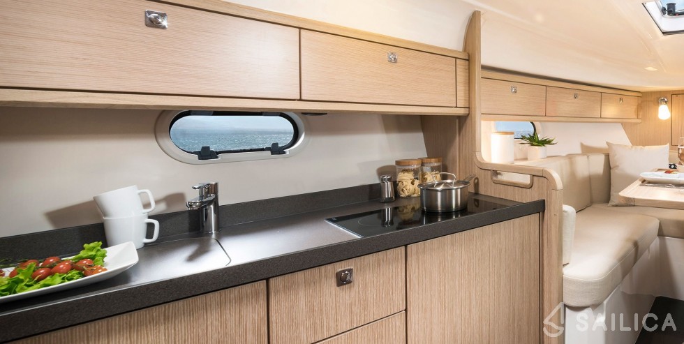 Bavaria S29 - Yacht Charter Sailica