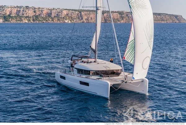 Lagoon 40 - Yacht Charter Sailica