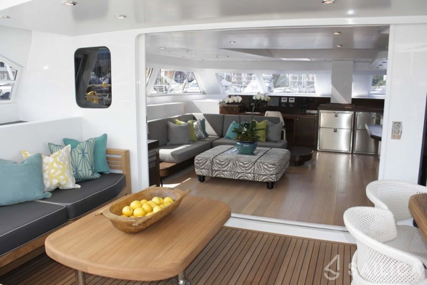 Ocean 750 - Yacht Charter Sailica