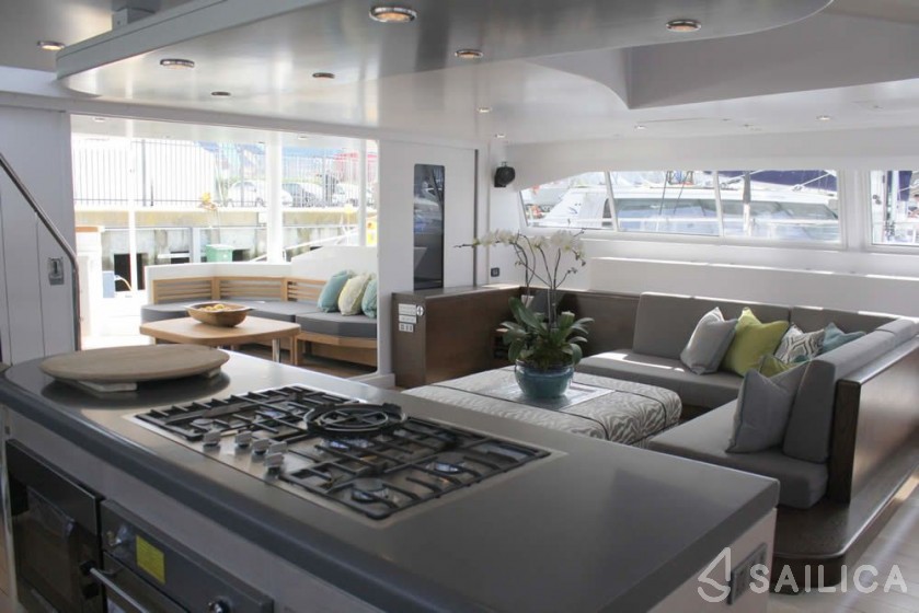 Ocean 750 - Yacht Charter Sailica