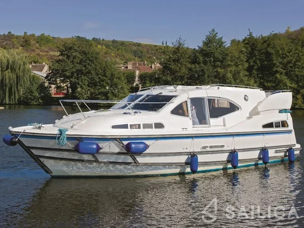 Europa 300 - Yacht Charter Sailica