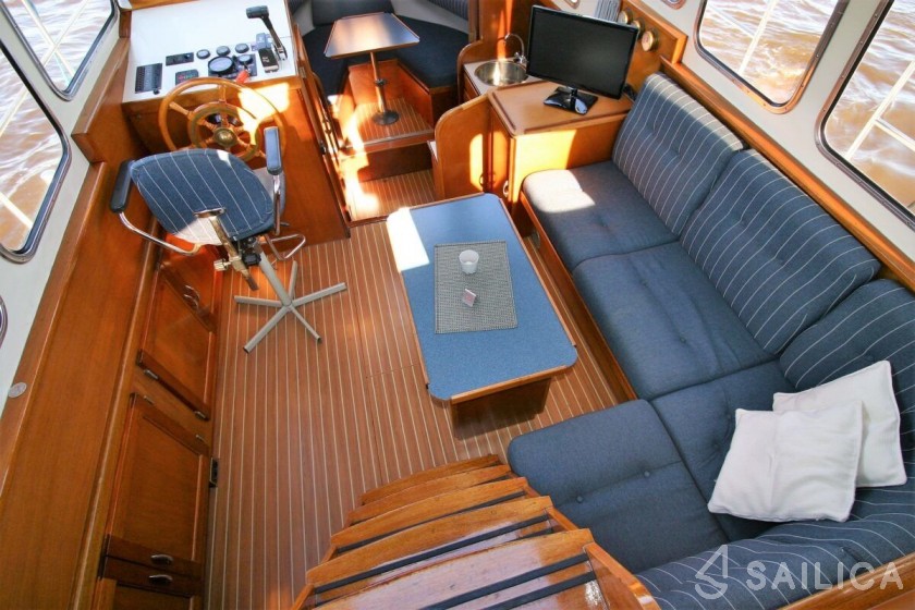 Aquanaut 950 - Yacht Charter Sailica