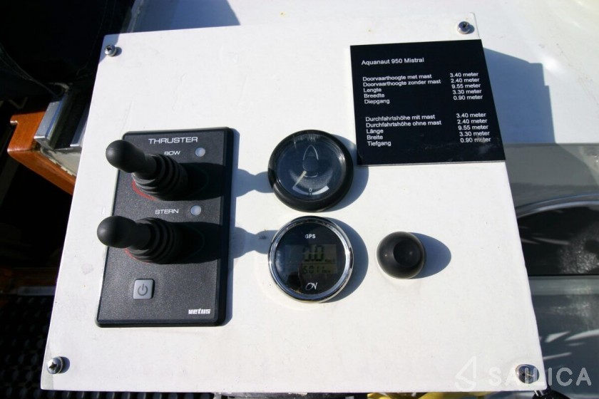 Aquanaut 950 - Yacht Charter Sailica