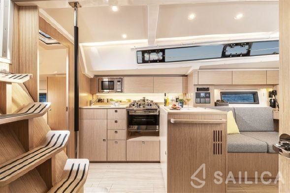 Bavaria C38 - Yacht Charter Sailica