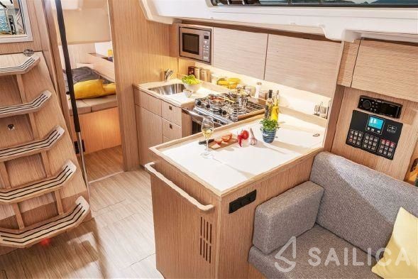 Bavaria C38 - Yacht Charter Sailica