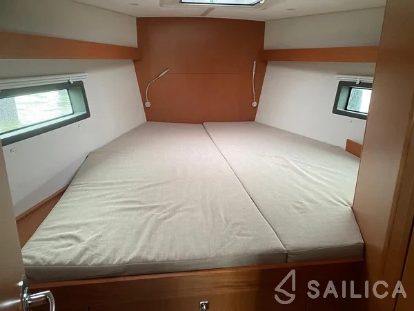 Bavaria C42 - Yacht Charter Sailica