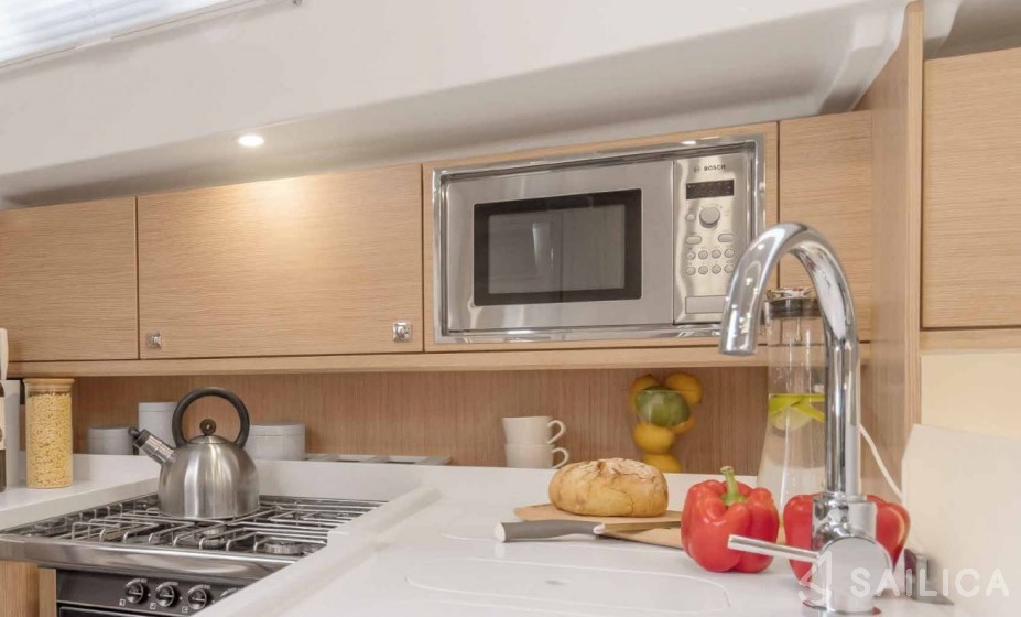 Bavaria C45 - Yacht Charter Sailica