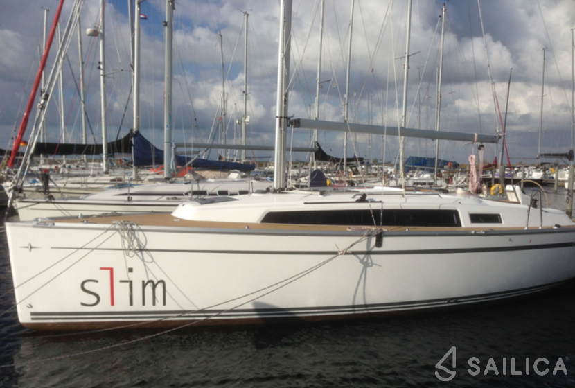 Bavaria 33 Sport - Yacht Charter Sailica