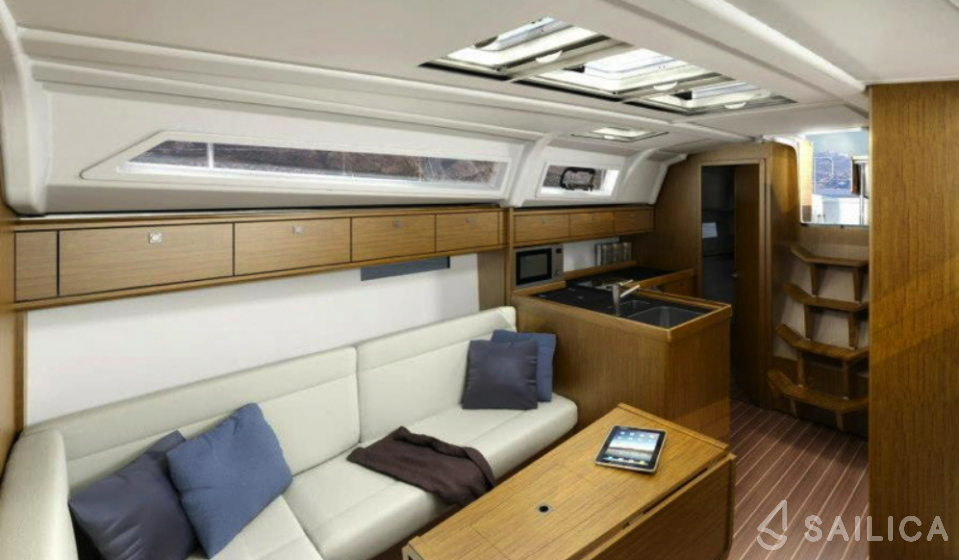 Bavaria 37 Sport - Yacht Charter Sailica