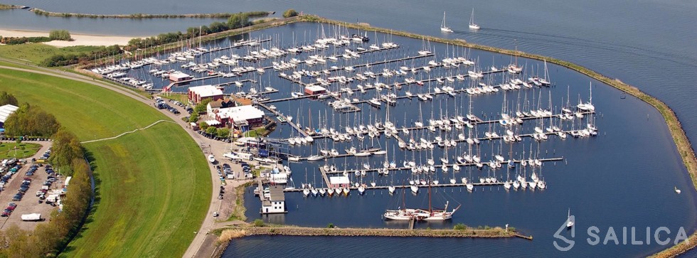 Bavaria 37 Sport - Yacht Charter Sailica