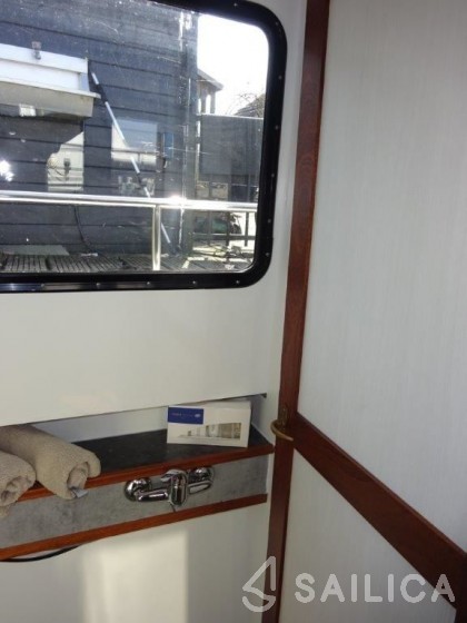 Bege 980 - Yacht Charter Sailica
