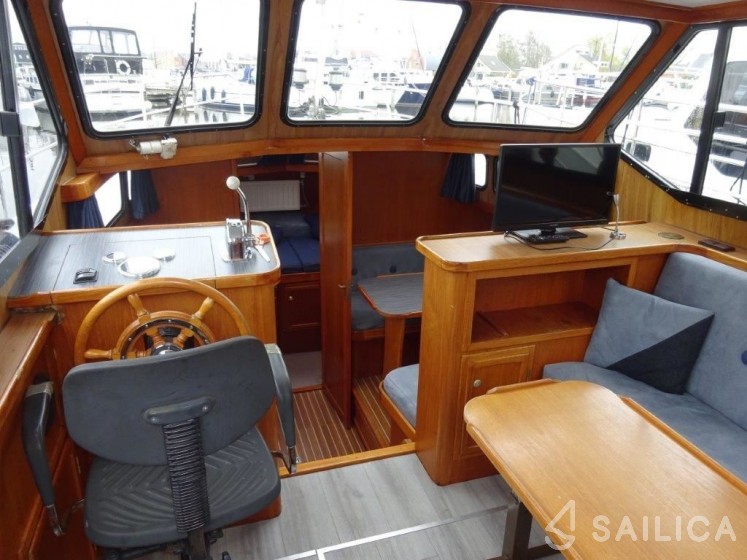 Boarnkruiser 1000 - Yacht Charter Sailica
