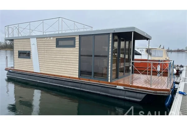 Campi 340 - Yacht Charter Sailica