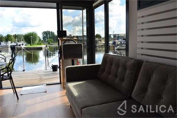 Campi 340 - Yacht Charter Sailica