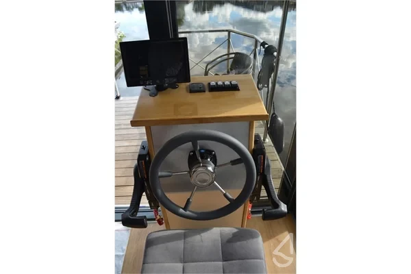 Campi 340 - Yacht Charter Sailica