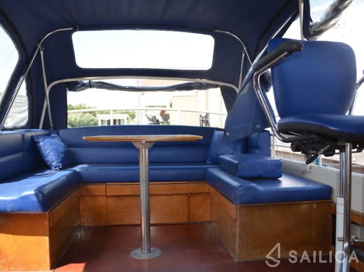 De Drait Doerak 850 OK - Yacht Charter Sailica