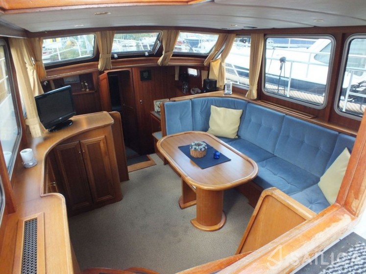 Falcon 100 - Yacht Charter Sailica