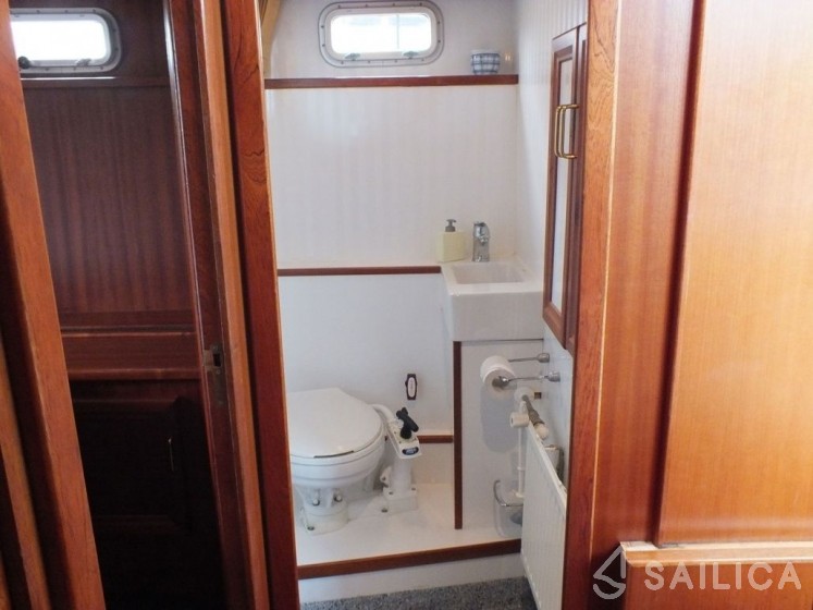 Falcon 100 - Yacht Charter Sailica