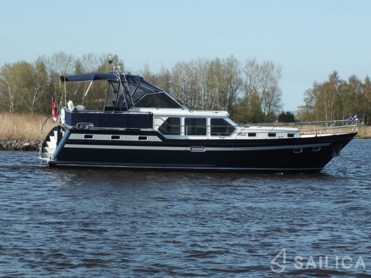 Falcon 100 - Yacht Charter Sailica