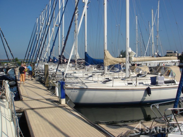 Hanse 345 - Yacht Charter Sailica
