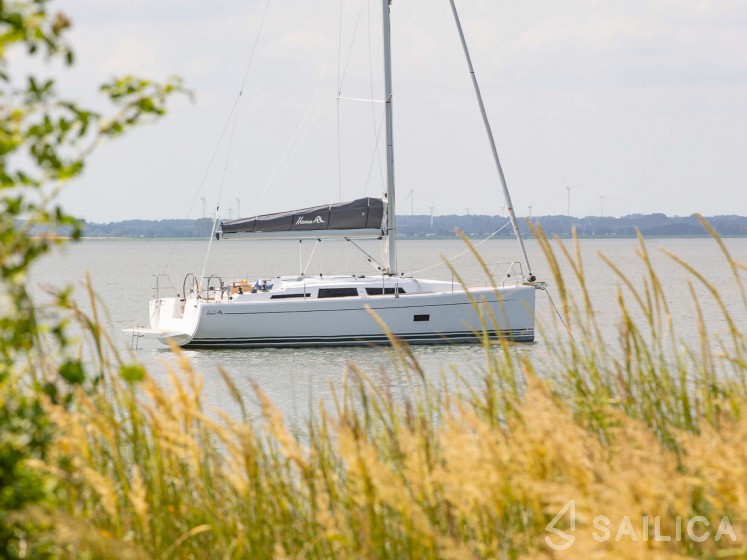 Hanse 345 - Yacht Charter Sailica