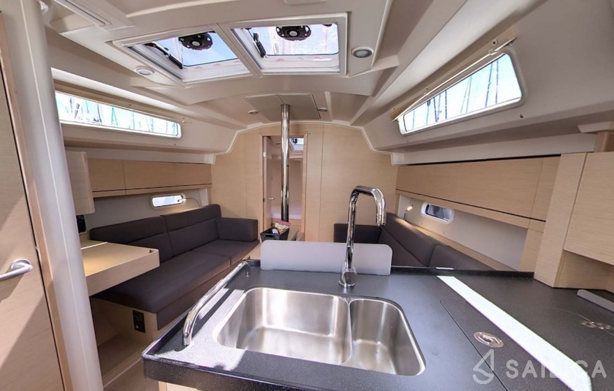 Hanse 345 - Yacht Charter Sailica