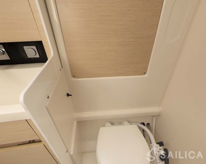 Hanse 345 - Yacht Charter Sailica