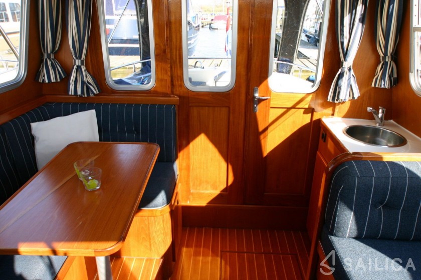 Kent 27 - Yacht Charter Sailica