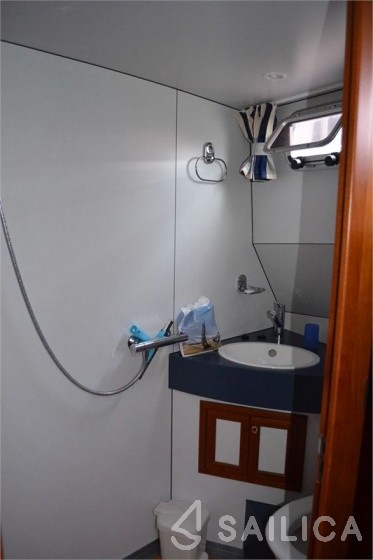 Kotterjacht 1220 - Yacht Charter Sailica