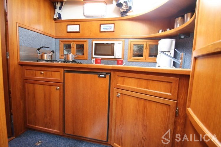 Kotterjacht 1220 - Yacht Charter Sailica
