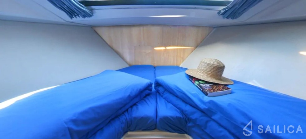 Le Boat Caprice - Yacht Charter Sailica