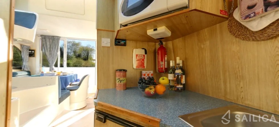 Le Boat Caprice - Yacht Charter Sailica