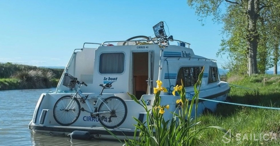 Le Boat Cirrus B - Yacht Charter Sailica