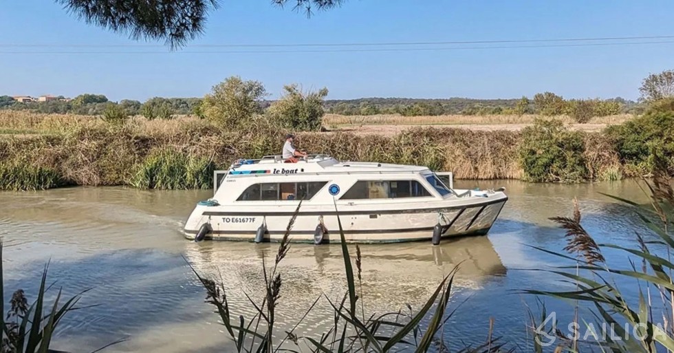 Le Boat Cirrus B - Yacht Charter Sailica