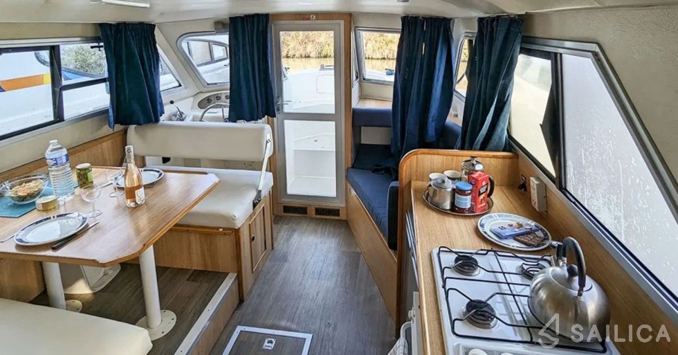 Le Boat Cirrus B - Yacht Charter Sailica