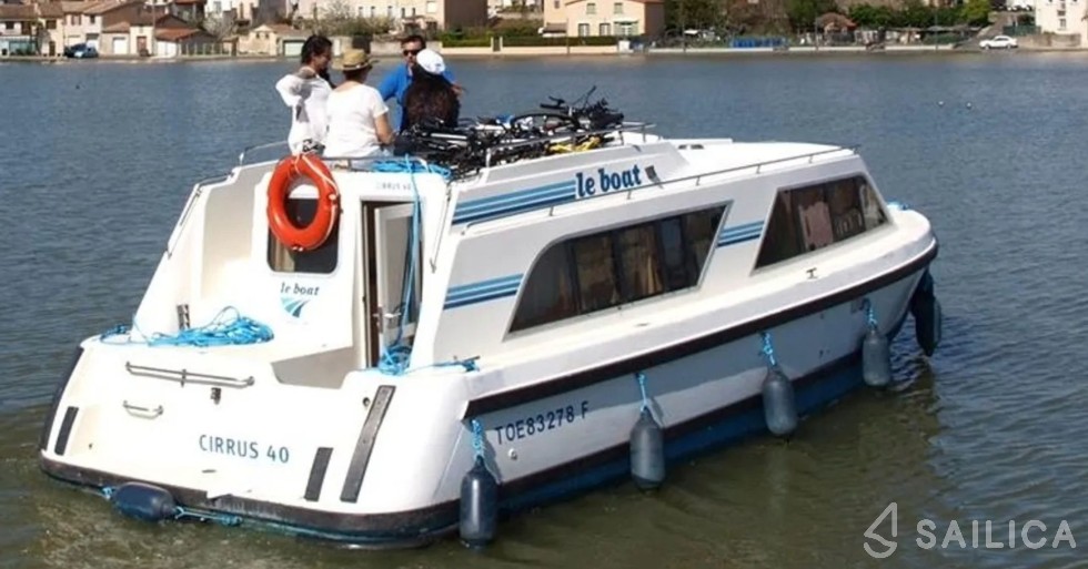 Le Boat Cirrus B - Yacht Charter Sailica