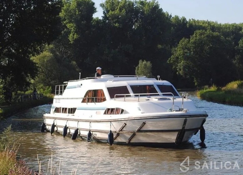 Le Boat Classique Star - Yacht Charter Sailica