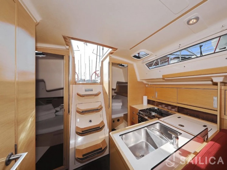 Elan 350 - Yacht Charter Sailica