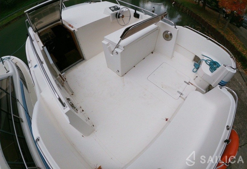 Le Boat Countess - Yacht Charter Sailica