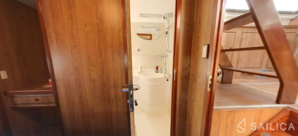 Le Boat Countess - Yacht Charter Sailica