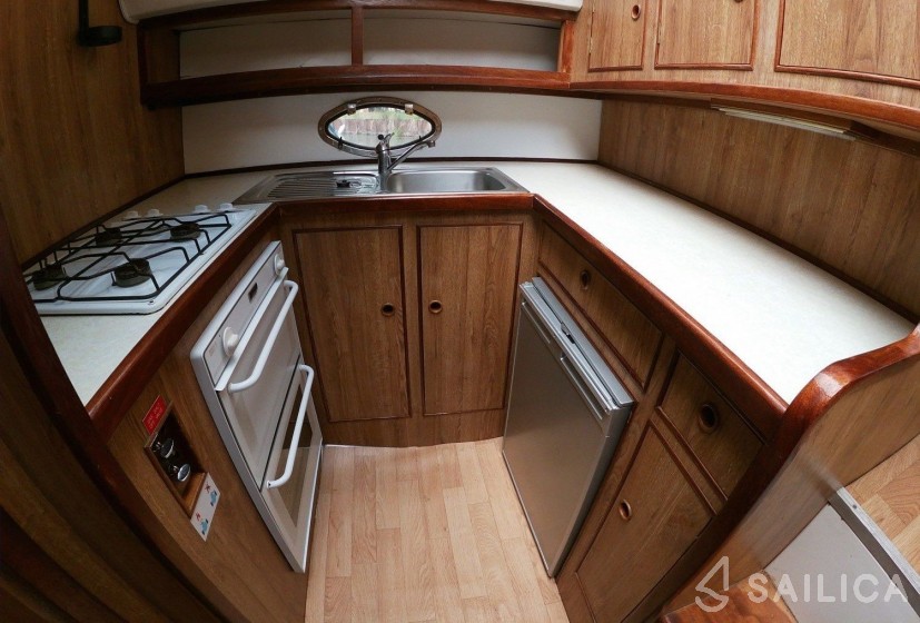 Le Boat Countess - Yacht Charter Sailica