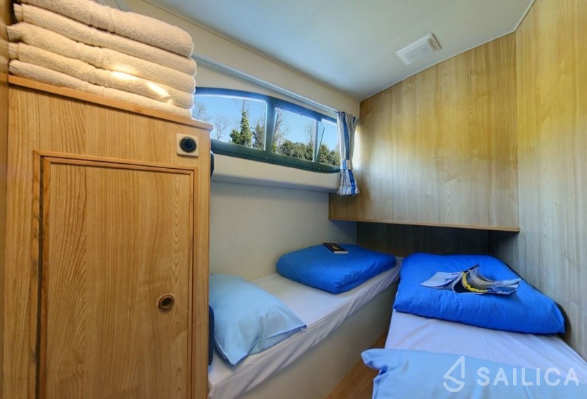 Le Boat Elegance - Yacht Charter Sailica