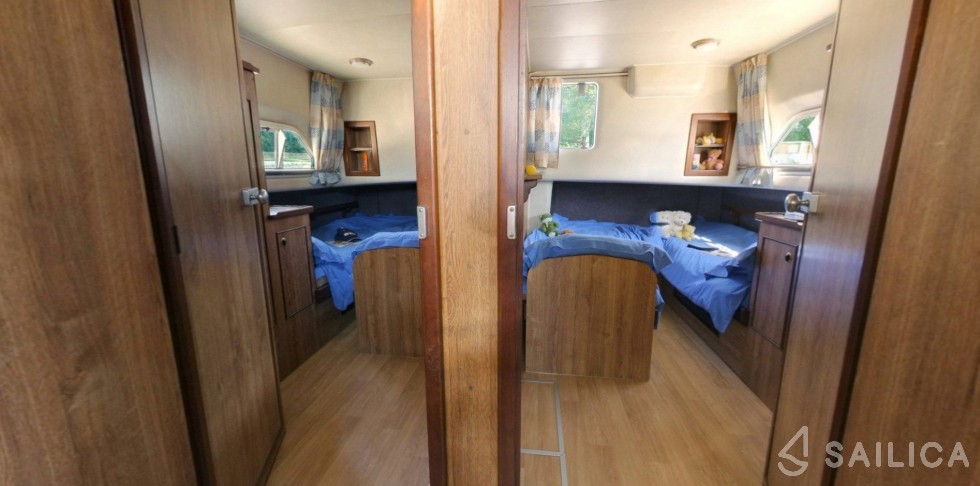 Le Boat Royal Classique - Yacht Charter Sailica