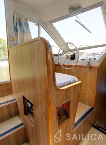 Le Boat Royal Classique - Yacht Charter Sailica