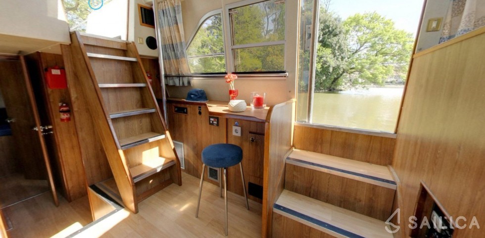 Le Boat Royal Classique - Yacht Charter Sailica